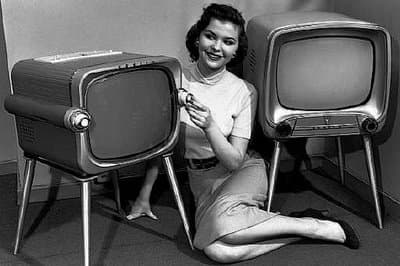 Globo tira projeto da gaveta e planeja série sobre 50 anos da TV