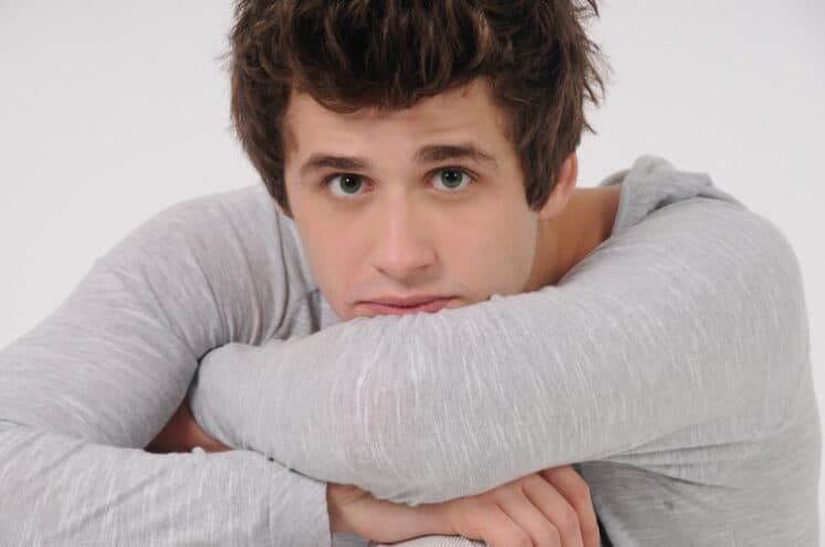 Ex-galã de "Malhação" volta às novelas em "I Love Paraisópolis"