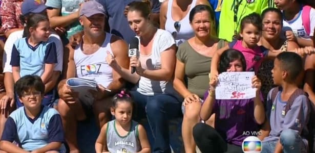 Na Globo, garota comete gafe ao mandar recado: "Mãe, estou no SBT"