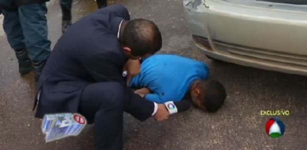 Repórter da Record tenta entrevistar bandido morto após troca de tiros com a polícia