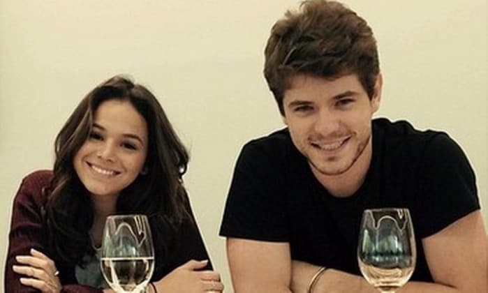 Par de Bruna Marquezine em "I Love Paraisópolis", Maurício Destri elogia beijo da atriz