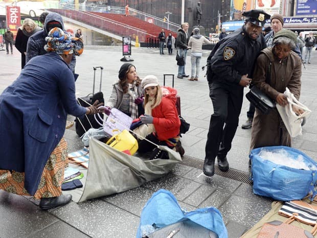 "I Love Paraisópolis": Em Nova York, Mari e Danda perdem o passaporte e dinheiro; confira o resumo do capítulo desta quarta-feira (13)