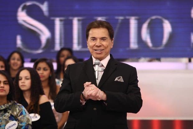Silvio Santos dirige com lápis na boca e passa tempo montando quebra-cabeças; veja outras curiosidades