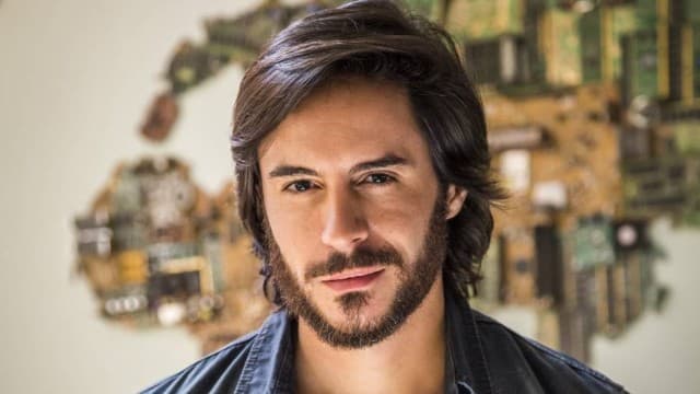 Ricardo Tozzi integra elenco do dominical “Tomara que caia”