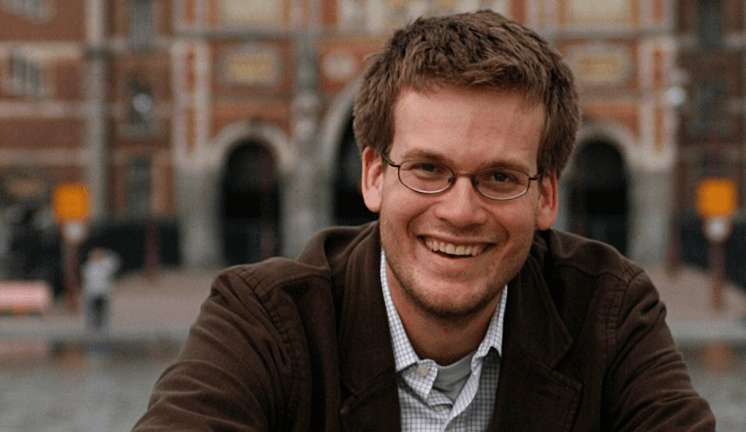 John Green, de “A culpa é das estrelas”, participa de “Malhação”