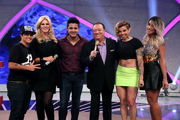 "Programa Raul Gil" reexibe entrevista com Cristiano Araújo