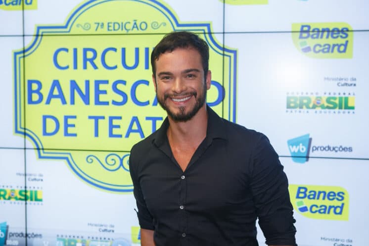Após término com Carol Nakamura, Sidney Sampaio tem nova namorada