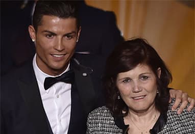 Mãe de Cristiano Ronaldo é presa no aeroporto com R$ 190 mil