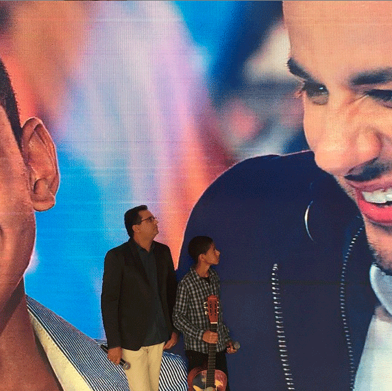 Geraldo Luis chora ao homenagear Cristiano Araújo
