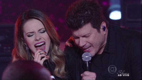 Paulo Ricardo esquece letra e paga mico em apresentação no "Superstar"