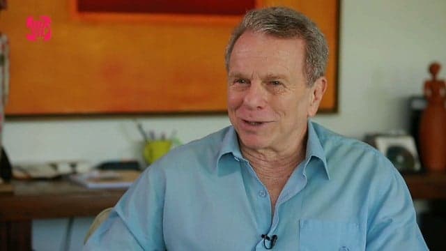 Após ironizar a Globo, Jonas Bloch volta à emissora e entrará para "Sete Vidas"