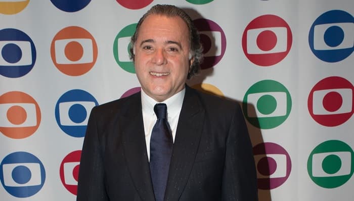 Tony Ramos aparece com novo visual nas primeiras gravações de "A Regra do Jogo"; confira