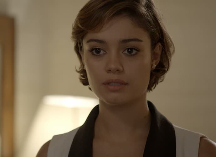 "Babilônia": Alice procura ajuda de Evandro, mas ouve desaforos