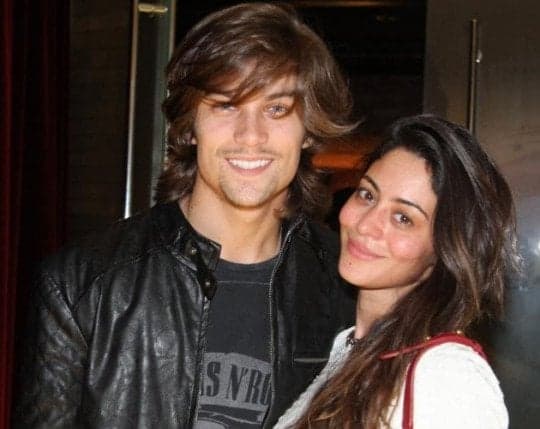 Raphael Sander, ex-marido de Carol Castro, já deixou a casa da atriz