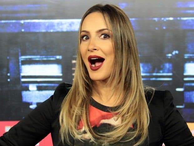 Claudia Leitte é criticada em foto após exagerar no botox