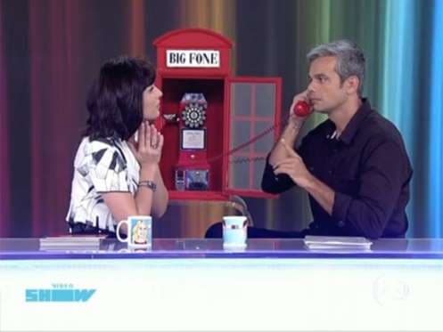 Ao vivo, Boninho dá bronca em Otaviano Costa no "Vídeo Show": "Microfone não é surdo"