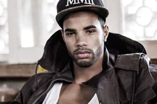 "Susana tem um padrão sexy que mexe com qualquer homem", revela novato sobre nova novela