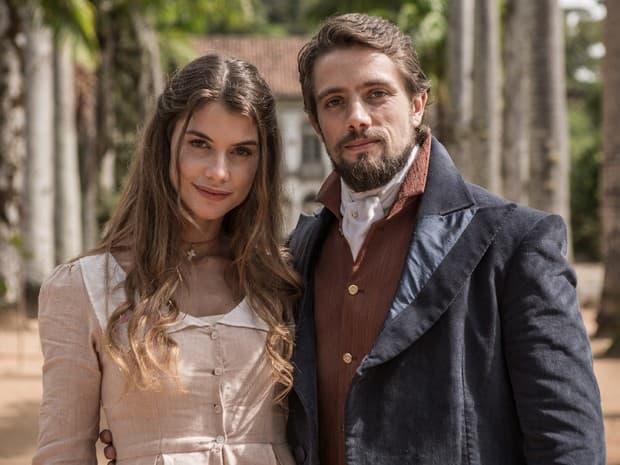 Paolla Oliveira e Alinne Moraes serão rivais em "Além do Tempo"; Veja fotos!