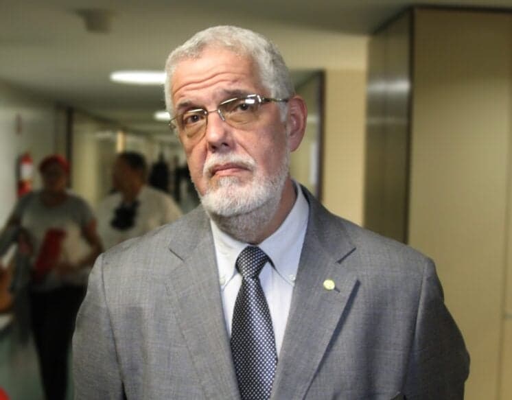 Deputado do PT propõe criação da lei Cristiano Araújo; entenda