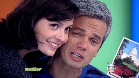 Durante "Vídeo Show", Otaviano Costa se emociona e chora ao vivo