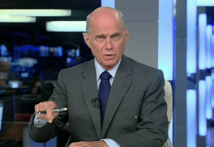 Ricardo Boechat aparece de sutiã ao fazer campanha para vacinação; veja!