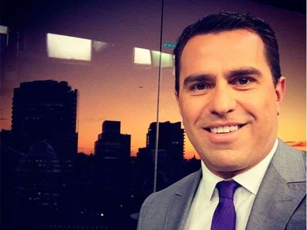 Rodrigo Bocardi interrompe telejornal para tirar selfie ao vivo