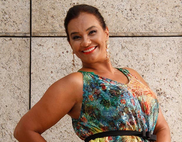 Internada no Rio, Solange Couto tranquiliza fãs e afirma que está bem