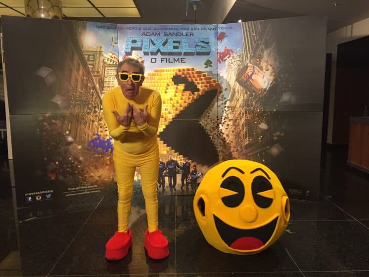 'Rei das pegadinhas', Ivo Holanda se transforma em personagem de filme para nova câmera escondida