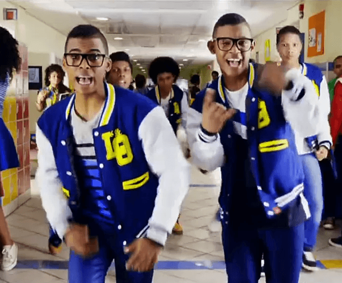 Clipe 'Preta Perfeita' é gravado pela dupla Lucas e Orelha