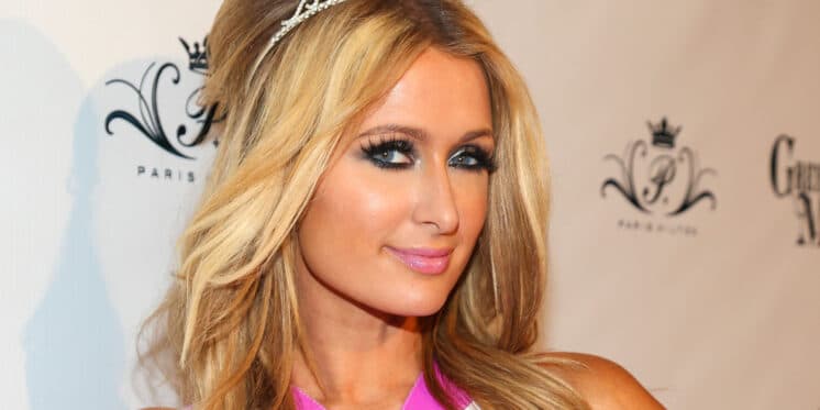Em pânico, Paris Hilton processa programa de TV por causa de pegadinha com queda de avião falsa