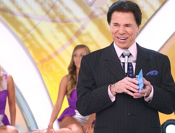 Silvio Santos surpreende e aparece aprendendo a usar o 'Snapchat'