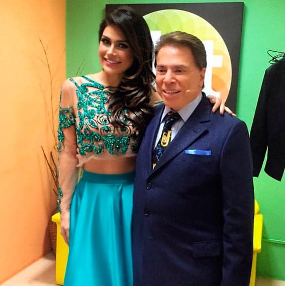 "Top dos tops": Natália Guimarães tieta Silvio Santos no camarim