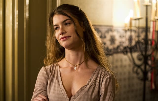 "Além do Tempo": Lívia conta segredo para Anita e rejeita a avó