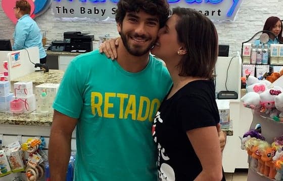 "Estão mentindo muito sobre mim", desabafa Deborah Secco