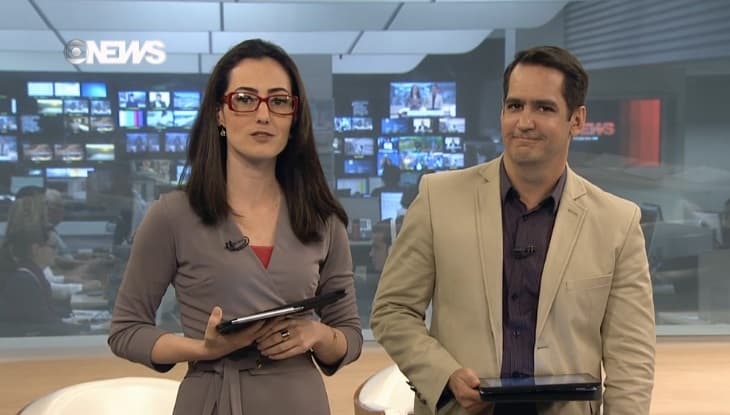 Falha faz áudio invadir telejornal e apresentadores ficam irritados; veja vídeo