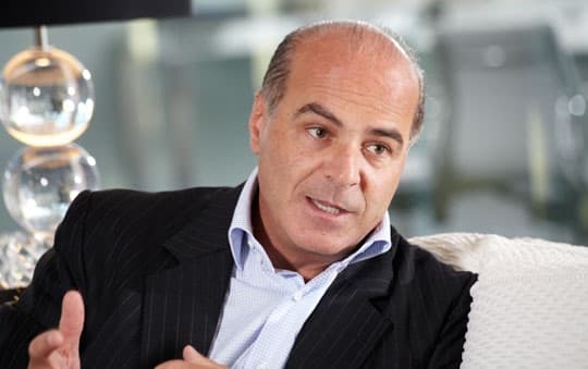 Diretor da RedeTV! alfineta programação da Globo