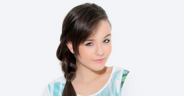 Após acidente, Larissa Manoela fala sobre novela do SBT e agradece emissora