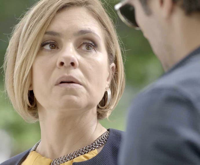 Na novela "Babilônia", Inês vira aliada de Murilo