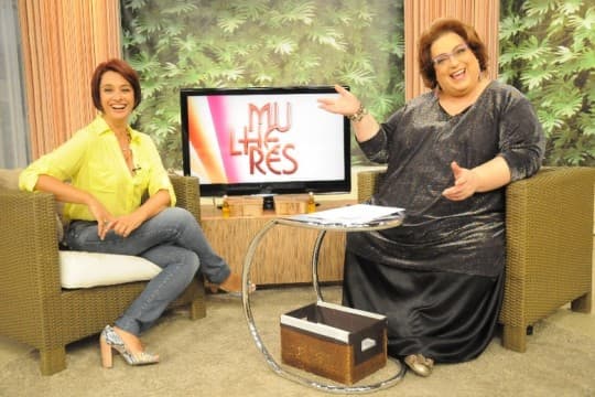 Cátia Fonseca enfrenta Mamma Bruschetta no "Programa Silvio Santos" deste domingo (10)