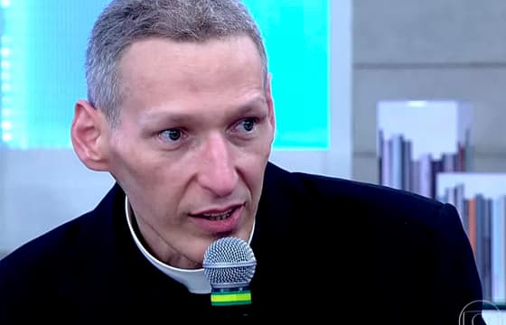 "Achava que era frescura", diz Padre Marcelo Rossi sobre depressão