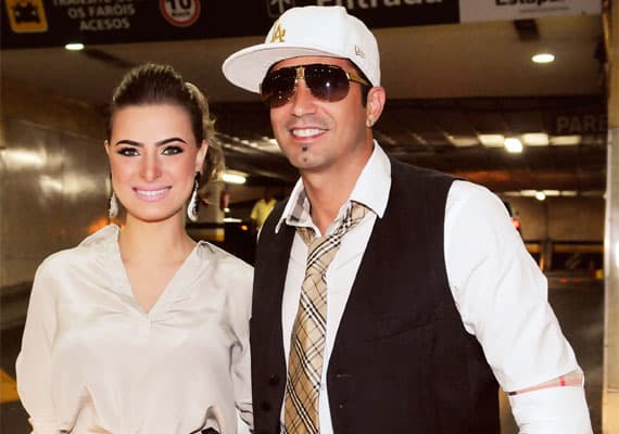 Latino confirma fim de seu casamento com Rayanne Morais