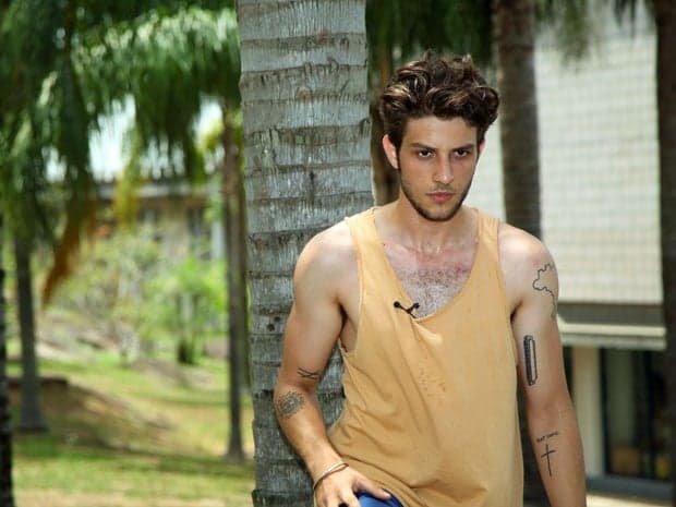 Chay Suede é líder em número de merchandisings em "Babilônia"