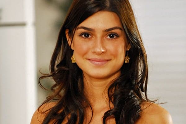 Thaila Ayala se transforma em famoso personagem de filme de terror para o Halloween