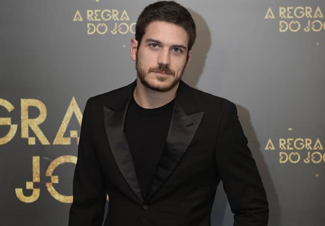 Em festa de lançamento de "A Regra do Jogo", elenco é transportado para tabuleiro de xadrez gigantesco; confira fotos!
