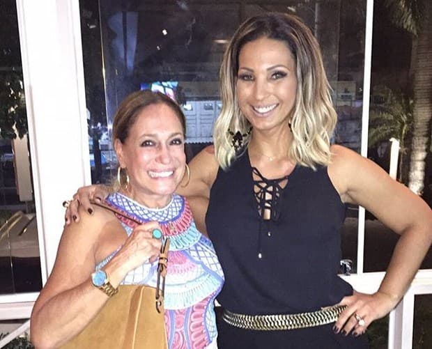 Susana Vieira ganha surpresa de Valesca Poposuda em aniversário