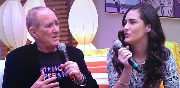 Renato Aragão passa por constrangimento no "É de Casa" ao ser perguntado sobre vida pessoal