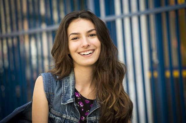 Marina Moschen revela torcida dos fãs para namorar Nicolas Prattes