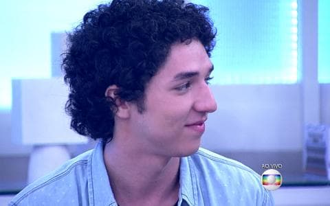 "Pedrinho" do "Sítio" fala sobre cenas íntimas em "Verdades Secretas"