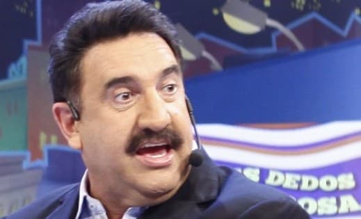 Ratinho compara seu mau humor com o de Faustão, da Globo