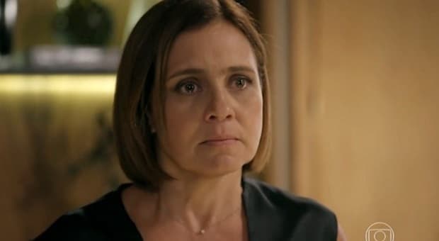 "Babilônia": Inês tenta matar Beatriz e é estrangulada por Otávio